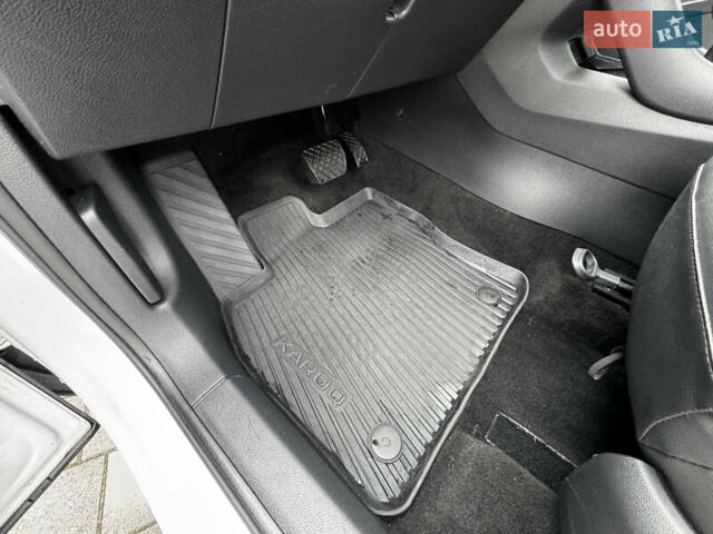 Білий Шкода Karoq, об'ємом двигуна 1.4 л та пробігом 68 тис. км за 24450 $, фото 34 на Automoto.ua