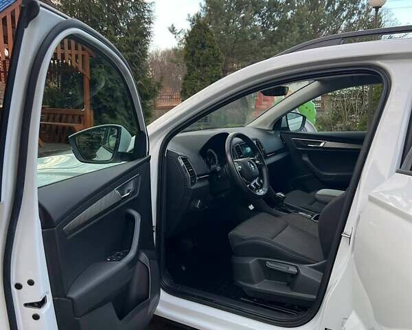 Білий Шкода Karoq, об'ємом двигуна 1.4 л та пробігом 41 тис. км за 27300 $, фото 16 на Automoto.ua