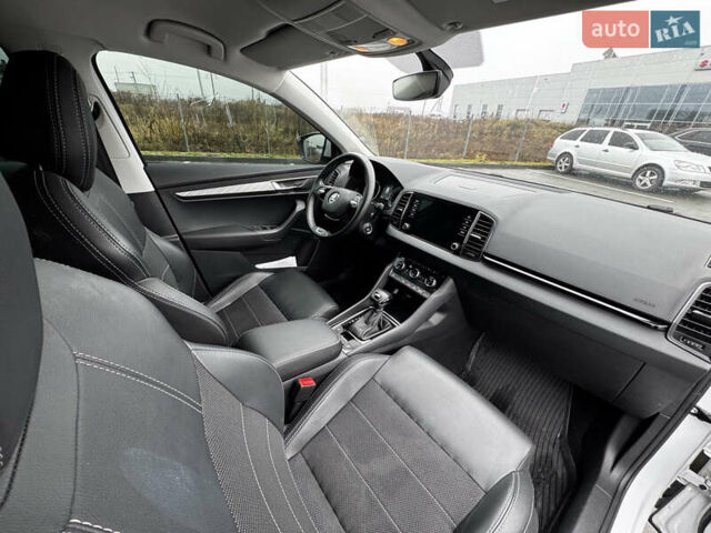 Білий Шкода Karoq, об'ємом двигуна 1.4 л та пробігом 68 тис. км за 24450 $, фото 49 на Automoto.ua