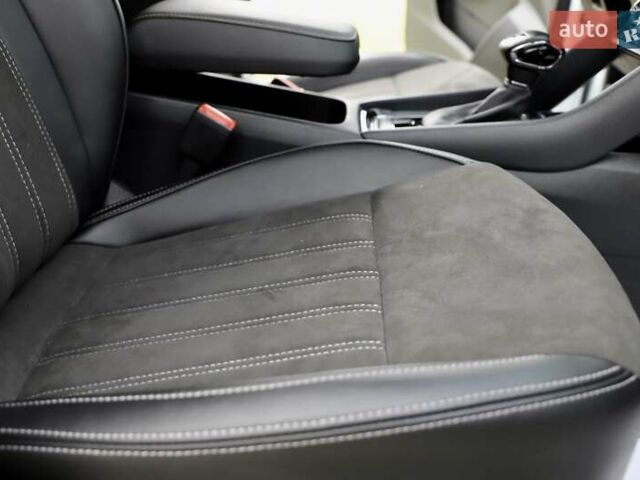 Білий Шкода Karoq, об'ємом двигуна 2 л та пробігом 88 тис. км за 29800 $, фото 84 на Automoto.ua