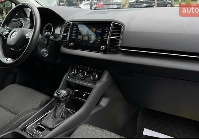 Білий Шкода Karoq, об'ємом двигуна 1.4 л та пробігом 41 тис. км за 27300 $, фото 6 на Automoto.ua