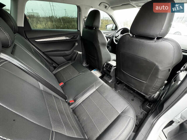 Білий Шкода Karoq, об'ємом двигуна 1.4 л та пробігом 68 тис. км за 24450 $, фото 46 на Automoto.ua