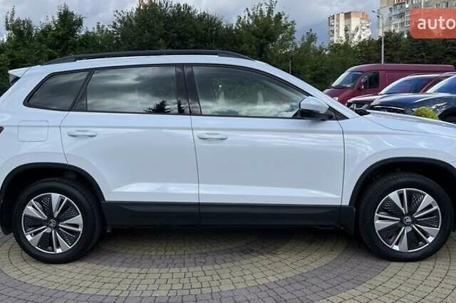 Білий Шкода Karoq, об'ємом двигуна 1.4 л та пробігом 41 тис. км за 27300 $, фото 7 на Automoto.ua