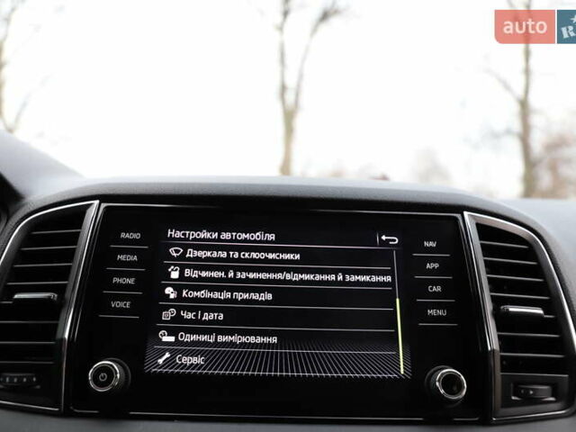 Білий Шкода Karoq, об'ємом двигуна 2 л та пробігом 88 тис. км за 29800 $, фото 116 на Automoto.ua