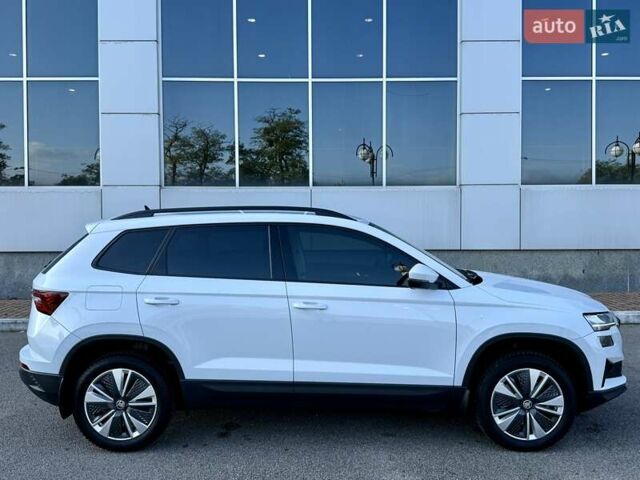 Білий Шкода Karoq, об'ємом двигуна 1.4 л та пробігом 23 тис. км за 27800 $, фото 10 на Automoto.ua