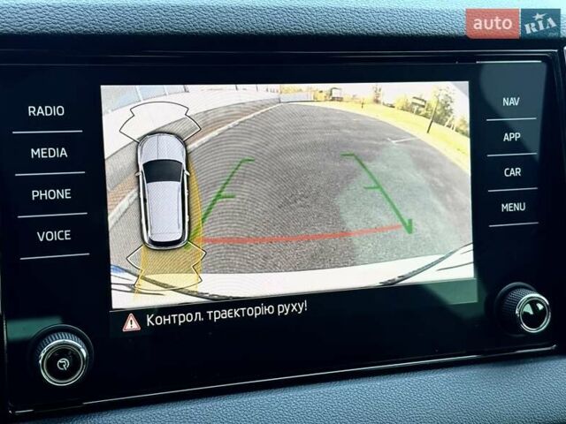 Білий Шкода Karoq, об'ємом двигуна 1.4 л та пробігом 23 тис. км за 27800 $, фото 80 на Automoto.ua