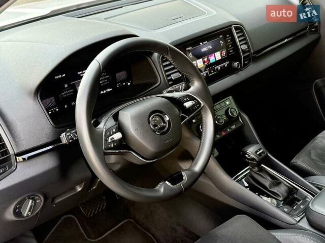 Білий Шкода Karoq, об'ємом двигуна 1.4 л та пробігом 23 тис. км за 27800 $, фото 46 на Automoto.ua