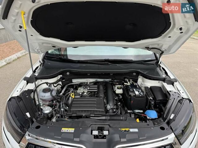 Білий Шкода Karoq, об'ємом двигуна 1.4 л та пробігом 23 тис. км за 27800 $, фото 37 на Automoto.ua