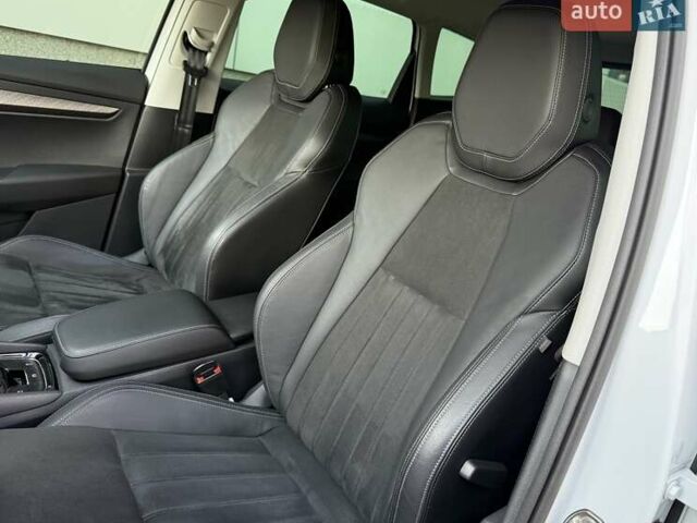 Білий Шкода Karoq, об'ємом двигуна 1.4 л та пробігом 23 тис. км за 27800 $, фото 48 на Automoto.ua