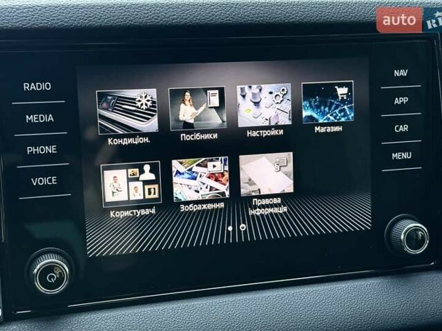 Білий Шкода Karoq, об'ємом двигуна 1.4 л та пробігом 23 тис. км за 27800 $, фото 71 на Automoto.ua