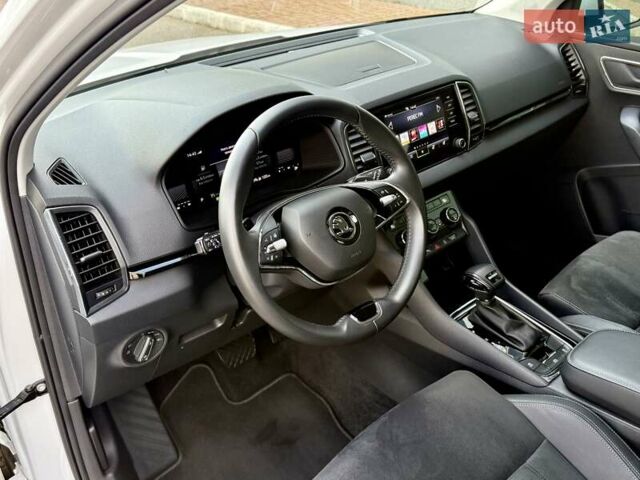 Білий Шкода Karoq, об'ємом двигуна 1.4 л та пробігом 23 тис. км за 27800 $, фото 45 на Automoto.ua