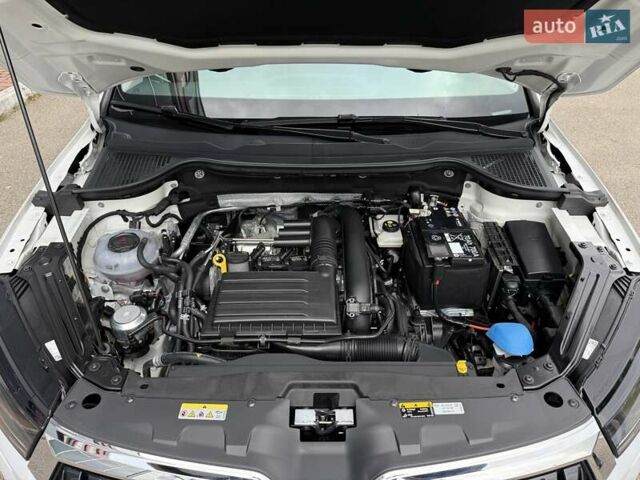 Білий Шкода Karoq, об'ємом двигуна 1.4 л та пробігом 23 тис. км за 27800 $, фото 38 на Automoto.ua