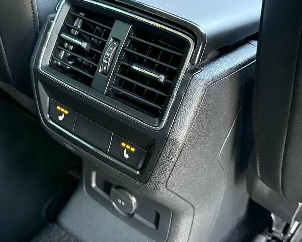 Білий Шкода Karoq, об'ємом двигуна 1.4 л та пробігом 23 тис. км за 27800 $, фото 63 на Automoto.ua