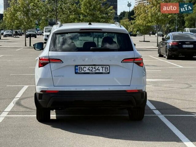 Белый Шкода Karoq, объемом двигателя 1.4 л и пробегом 7 тыс. км за 25500 $, фото 4 на Automoto.ua