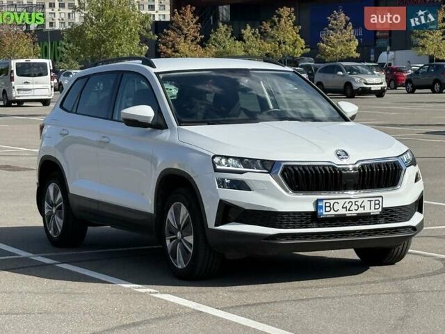 Белый Шкода Karoq, объемом двигателя 1.4 л и пробегом 7 тыс. км за 25500 $, фото 7 на Automoto.ua
