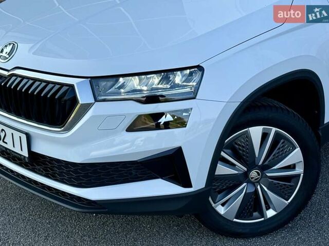 Білий Шкода Karoq, об'ємом двигуна 1.4 л та пробігом 23 тис. км за 27800 $, фото 19 на Automoto.ua