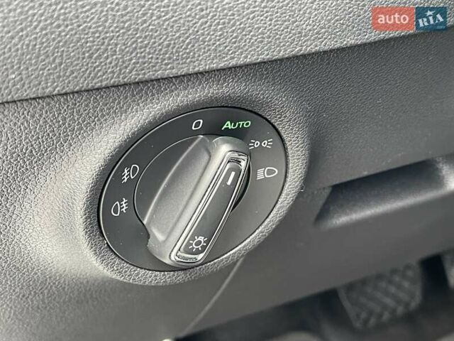 Белый Шкода Karoq, объемом двигателя 1.4 л и пробегом 16 тыс. км за 27999 $, фото 34 на Automoto.ua
