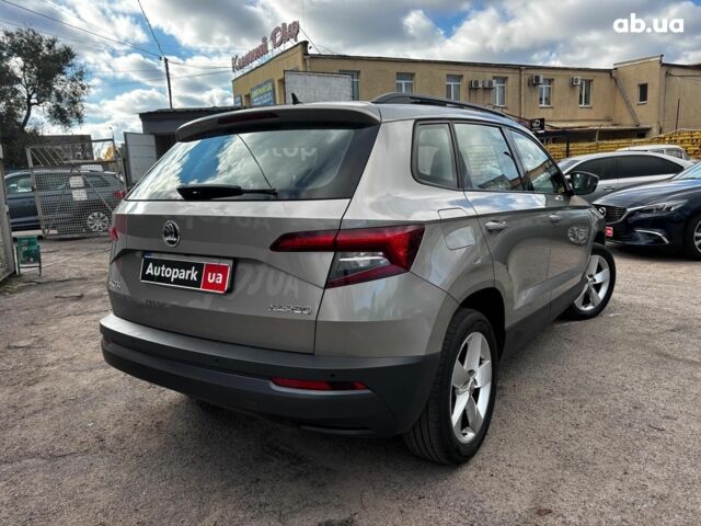 Бежевый Шкода Karoq, объемом двигателя 1.5 л и пробегом 97 тыс. км за 18990 $, фото 6 на Automoto.ua