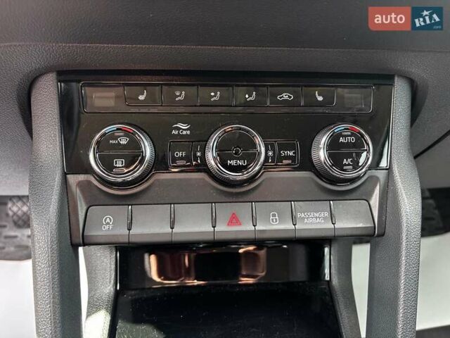 Бежевый Шкода Karoq, объемом двигателя 1.5 л и пробегом 97 тыс. км за 18990 $, фото 21 на Automoto.ua