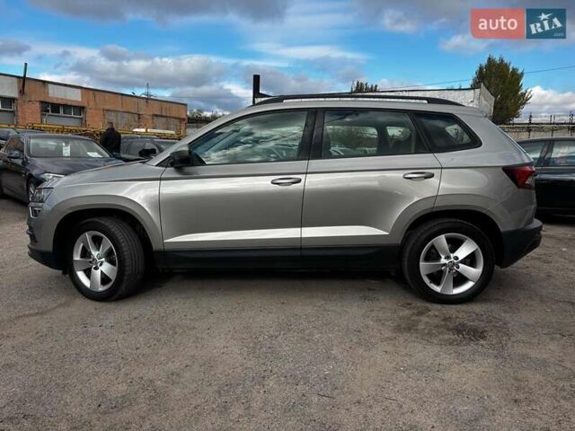 Бежевый Шкода Karoq, объемом двигателя 1.5 л и пробегом 97 тыс. км за 18990 $, фото 3 на Automoto.ua
