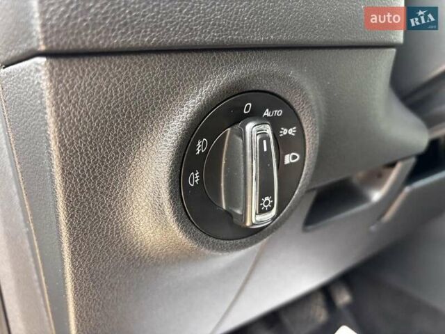 Бежевый Шкода Karoq, объемом двигателя 1.5 л и пробегом 97 тыс. км за 18990 $, фото 19 на Automoto.ua