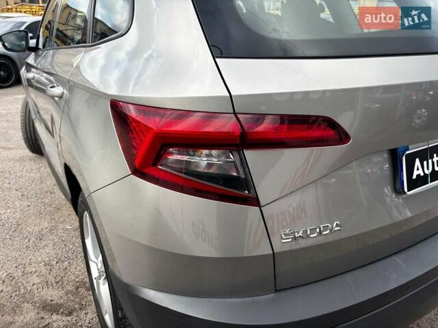 Бежевый Шкода Karoq, объемом двигателя 1.5 л и пробегом 97 тыс. км за 18990 $, фото 12 на Automoto.ua