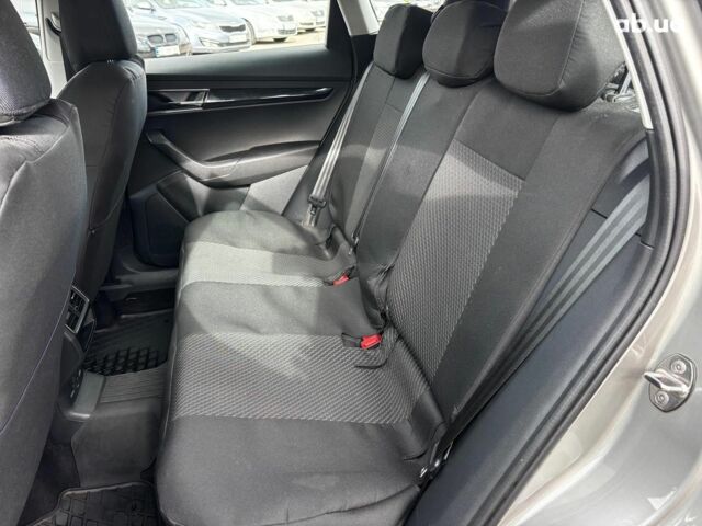 Бежевый Шкода Karoq, объемом двигателя 1.5 л и пробегом 97 тыс. км за 18990 $, фото 14 на Automoto.ua