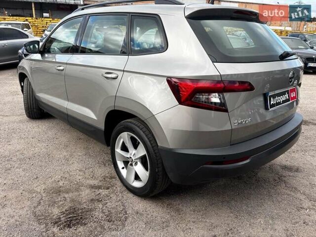 Бежевый Шкода Karoq, объемом двигателя 1.5 л и пробегом 97 тыс. км за 18990 $, фото 4 на Automoto.ua