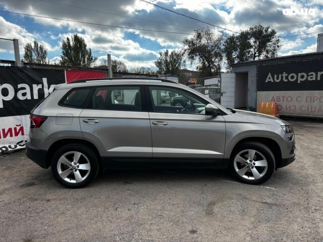 Бежевый Шкода Karoq, объемом двигателя 1.5 л и пробегом 97 тыс. км за 18990 $, фото 7 на Automoto.ua