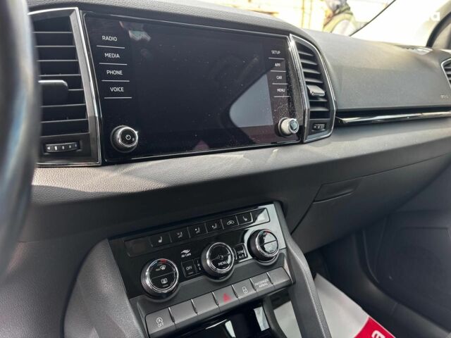 Бежевый Шкода Karoq, объемом двигателя 1.5 л и пробегом 97 тыс. км за 18990 $, фото 20 на Automoto.ua