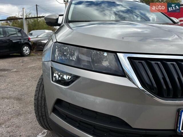 Бежевый Шкода Karoq, объемом двигателя 1.5 л и пробегом 97 тыс. км за 18990 $, фото 8 на Automoto.ua