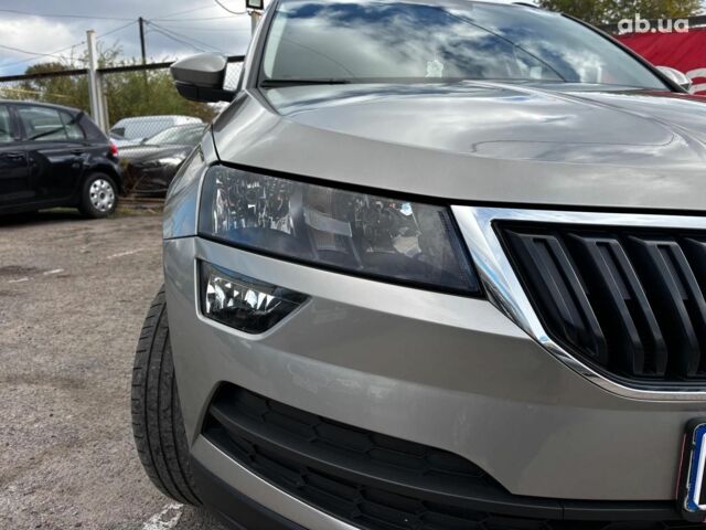 Бежевый Шкода Karoq, объемом двигателя 1.5 л и пробегом 97 тыс. км за 18990 $, фото 8 на Automoto.ua