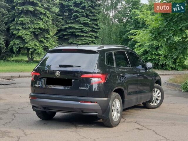 Черный Шкода Karoq, объемом двигателя 1.5 л и пробегом 145 тыс. км за 18500 $, фото 2 на Automoto.ua