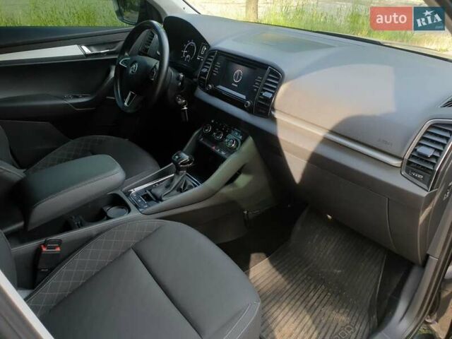 Черный Шкода Karoq, объемом двигателя 1.5 л и пробегом 145 тыс. км за 18500 $, фото 7 на Automoto.ua