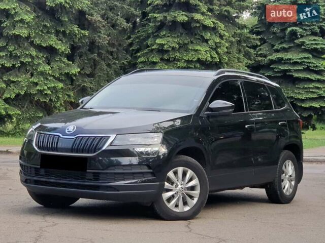 Черный Шкода Karoq, объемом двигателя 1.5 л и пробегом 145 тыс. км за 18500 $, фото 1 на Automoto.ua