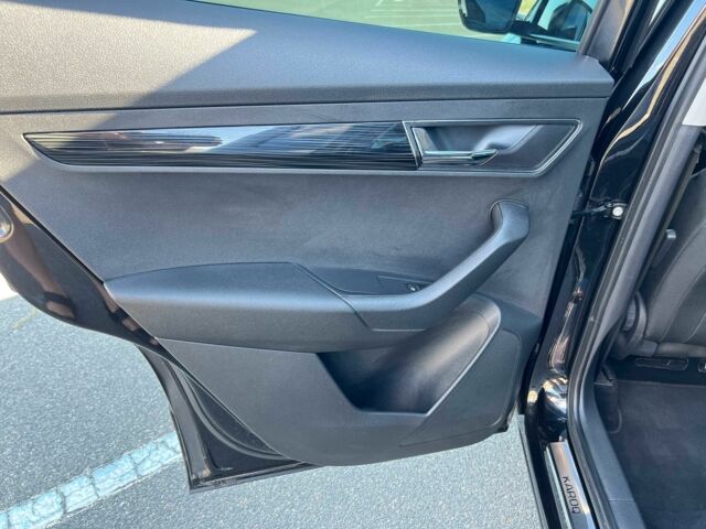 Черный Шкода Karoq, объемом двигателя 2 л и пробегом 263 тыс. км за 23999 $, фото 10 на Automoto.ua