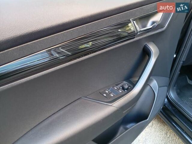 Чорний Шкода Karoq, об'ємом двигуна 0 л та пробігом 202 тис. км за 22800 $, фото 10 на Automoto.ua