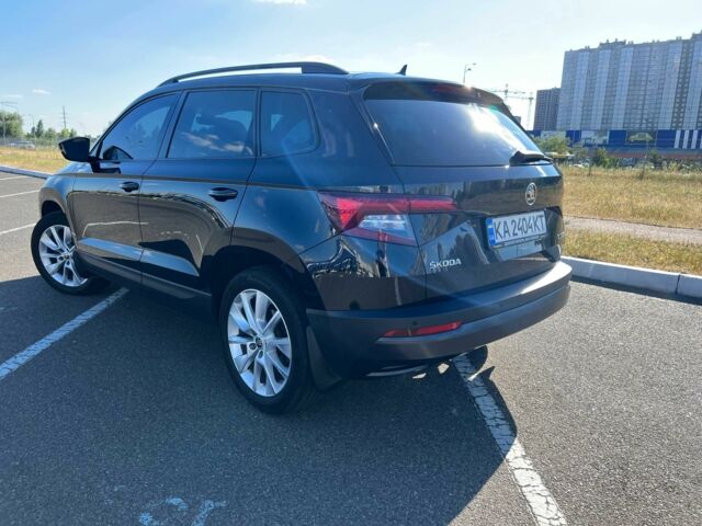 Черный Шкода Karoq, объемом двигателя 2 л и пробегом 263 тыс. км за 23999 $, фото 1 на Automoto.ua
