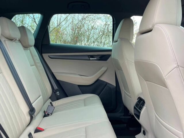 Чорний Шкода Karoq, об'ємом двигуна 1.6 л та пробігом 44 тис. км за 7800 $, фото 10 на Automoto.ua