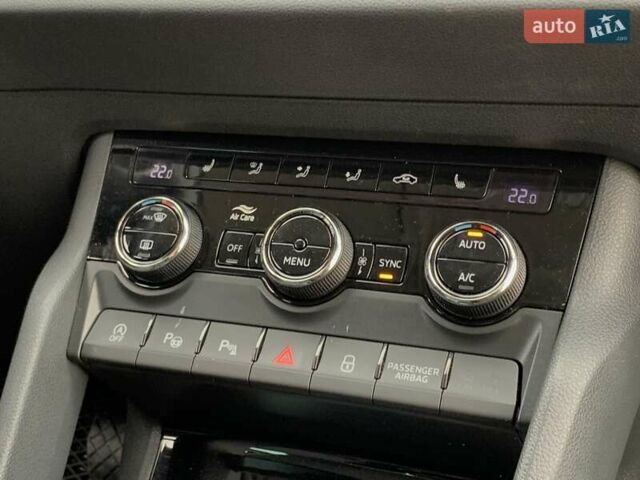 Черный Шкода Karoq, объемом двигателя 1.5 л и пробегом 232 тыс. км за 19155 $, фото 37 на Automoto.ua