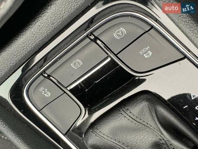 Черный Шкода Karoq, объемом двигателя 1.5 л и пробегом 232 тыс. км за 19155 $, фото 48 на Automoto.ua