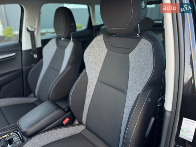 Чорний Шкода Karoq, об'ємом двигуна 2 л та пробігом 187 тис. км за 23499 $, фото 39 на Automoto.ua