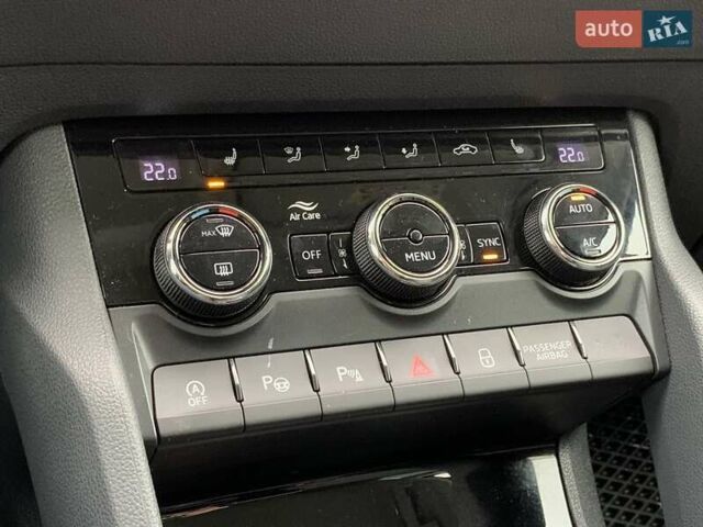 Черный Шкода Karoq, объемом двигателя 1.5 л и пробегом 232 тыс. км за 19155 $, фото 49 на Automoto.ua