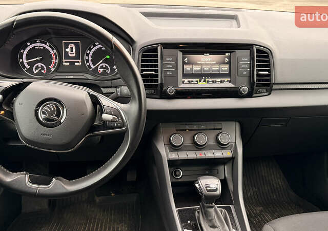 Черный Шкода Karoq, объемом двигателя 1.4 л и пробегом 94 тыс. км за 20800 $, фото 6 на Automoto.ua