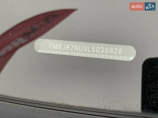 Черный Шкода Karoq, объемом двигателя 1.5 л и пробегом 232 тыс. км за 19155 $, фото 60 на Automoto.ua