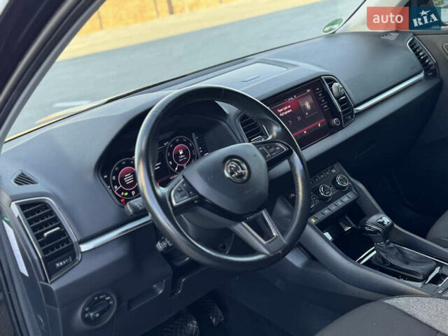 Чорний Шкода Karoq, об'ємом двигуна 2 л та пробігом 187 тис. км за 23499 $, фото 37 на Automoto.ua