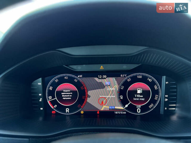 Чорний Шкода Karoq, об'ємом двигуна 2 л та пробігом 187 тис. км за 23499 $, фото 68 на Automoto.ua