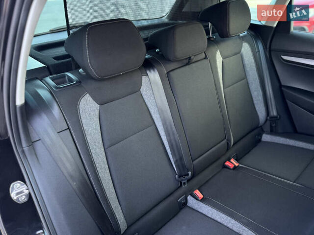 Чорний Шкода Karoq, об'ємом двигуна 2 л та пробігом 187 тис. км за 23499 $, фото 56 на Automoto.ua