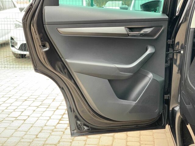 Чорний Шкода Karoq, об'ємом двигуна 1.5 л та пробігом 232 тис. км за 19155 $, фото 10 на Automoto.ua