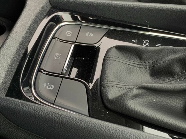 Чорний Шкода Karoq, об'ємом двигуна 1.5 л та пробігом 232 тис. км за 19155 $, фото 17 на Automoto.ua